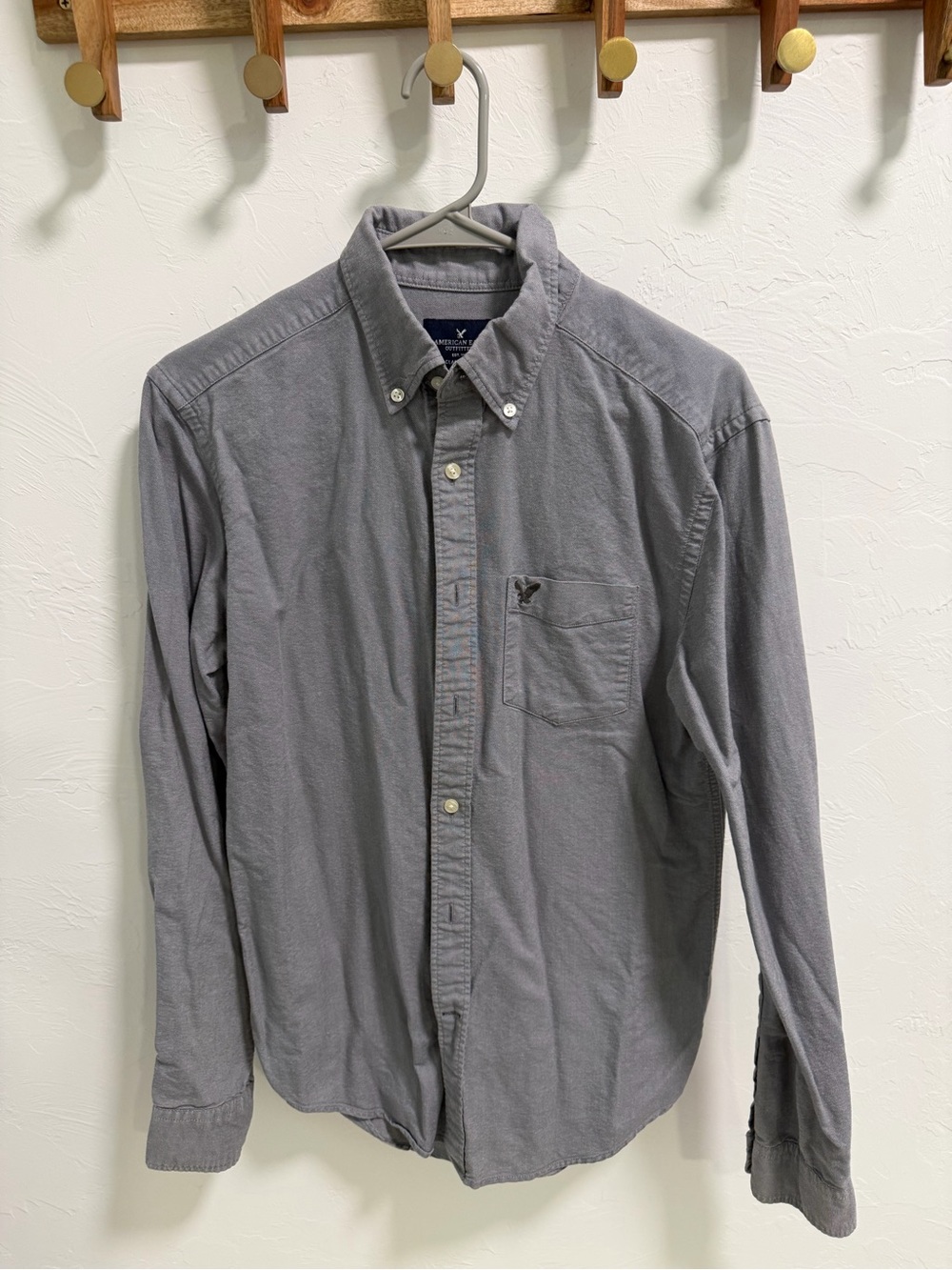 American Eagle Outfitters Men’s Light Gray Button-Down Shirt